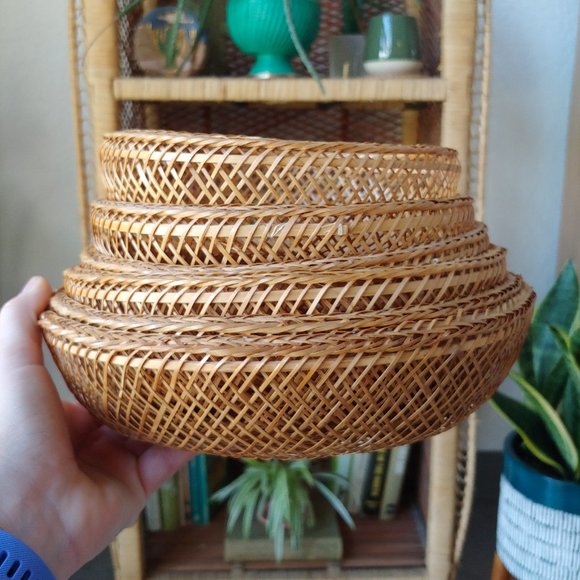 Vintage Set of 6 Nesting Tan Wicker Baskets